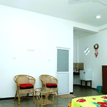 Sandy Palms Guesthouse 希克杜沃 外观 照片