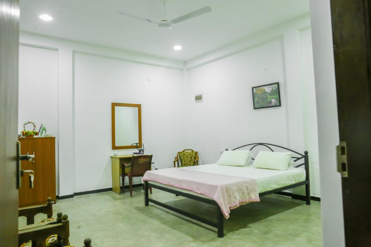 Sandy Palms Guesthouse 希克杜沃 外观 照片