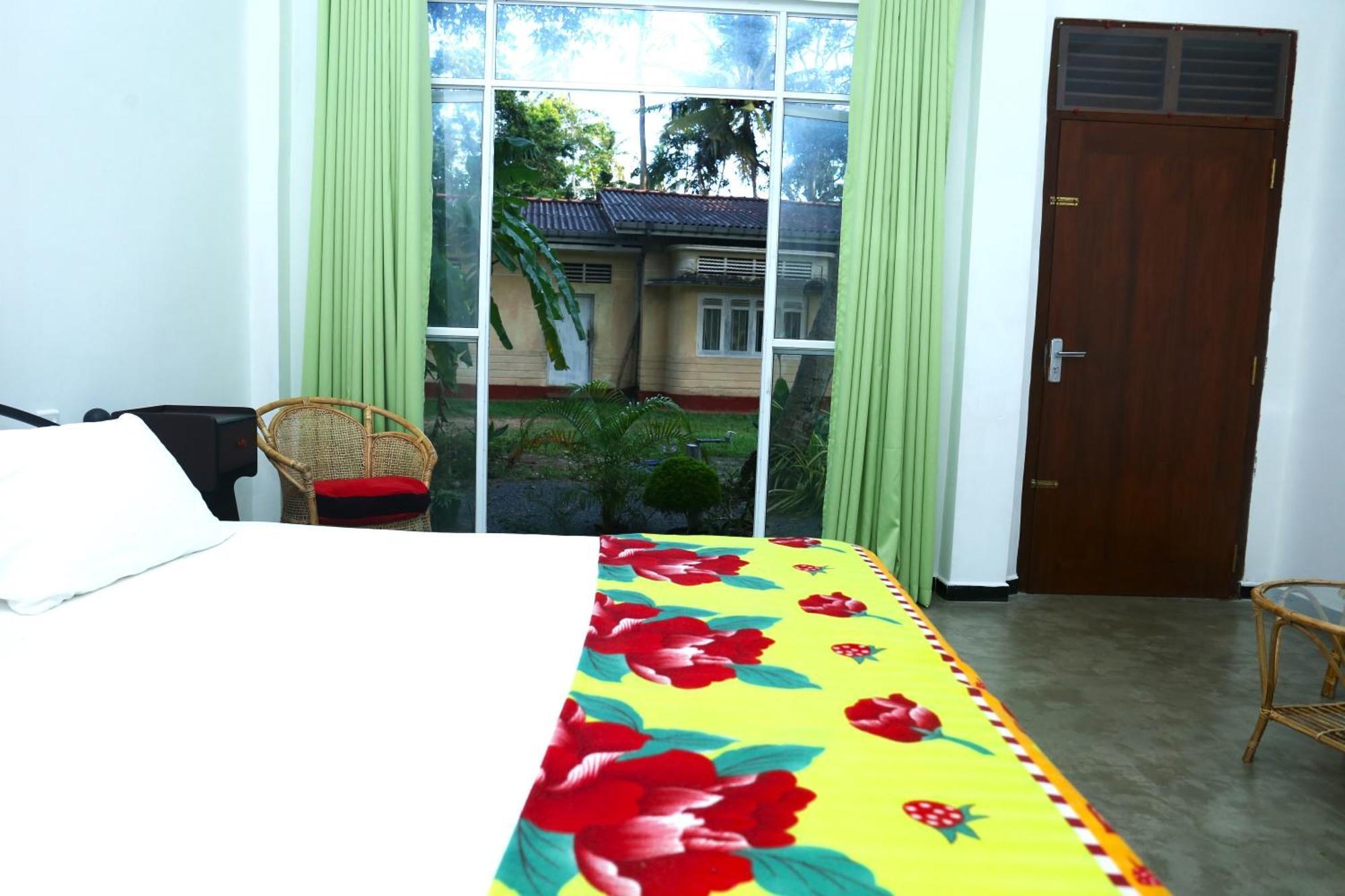Sandy Palms Guesthouse 希克杜沃 外观 照片