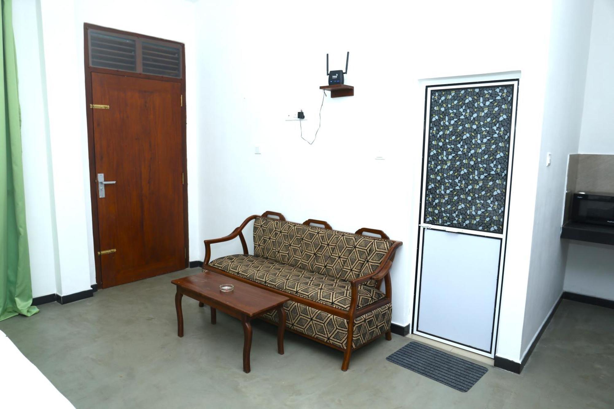 Sandy Palms Guesthouse 希克杜沃 外观 照片