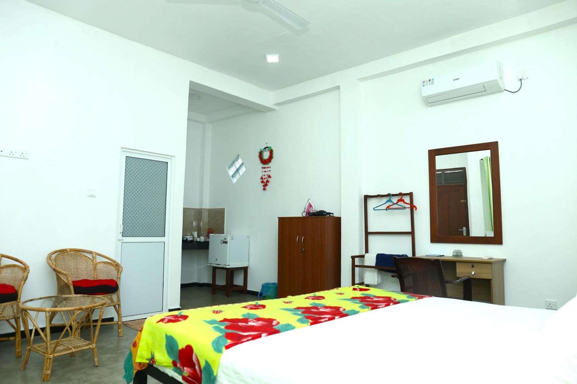 Sandy Palms Guesthouse 希克杜沃 外观 照片