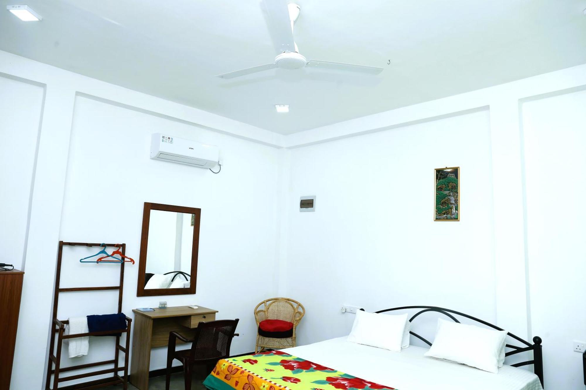 Sandy Palms Guesthouse 希克杜沃 外观 照片